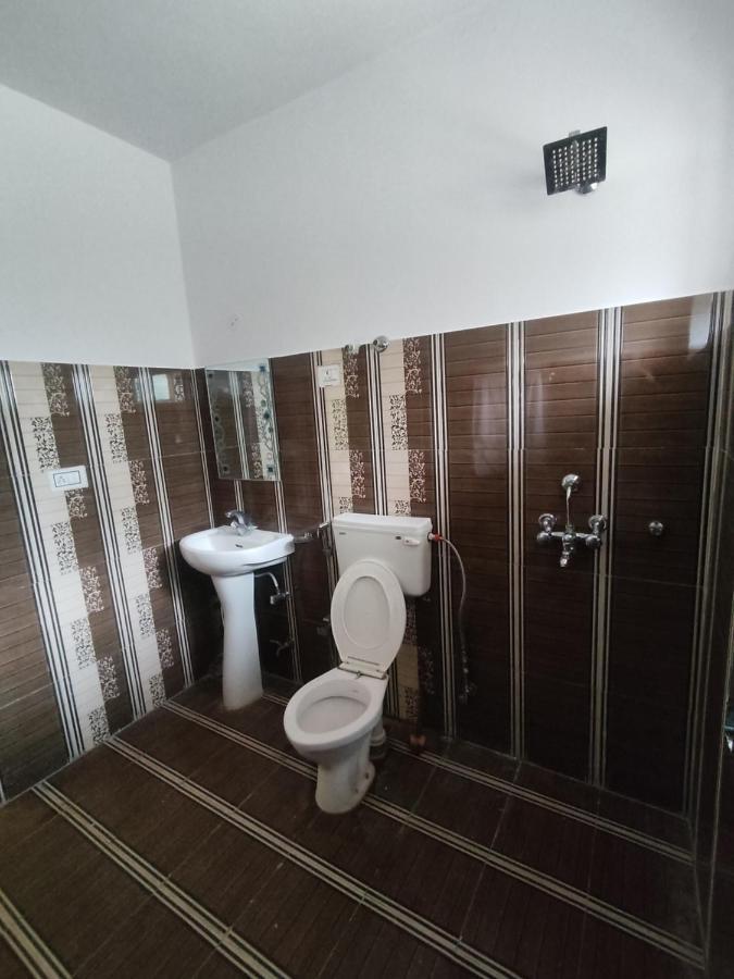 Streamlet Homestay Лех Екстериор снимка