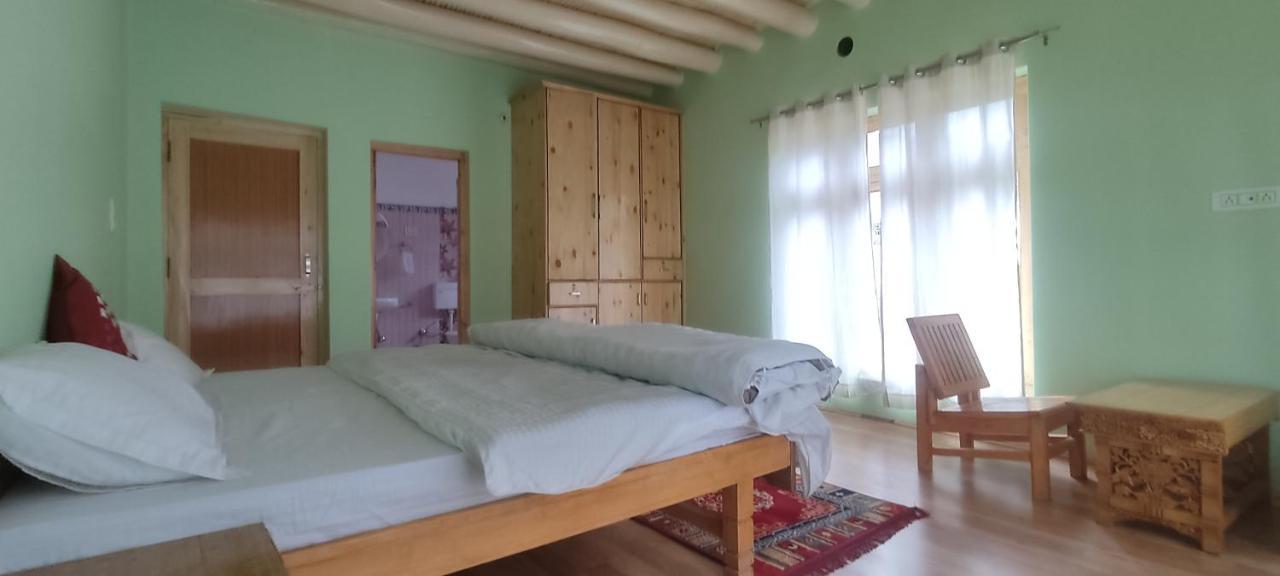 Streamlet Homestay Лех Екстериор снимка