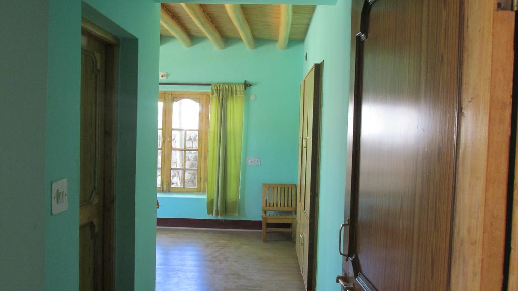 Streamlet Homestay Лех Екстериор снимка